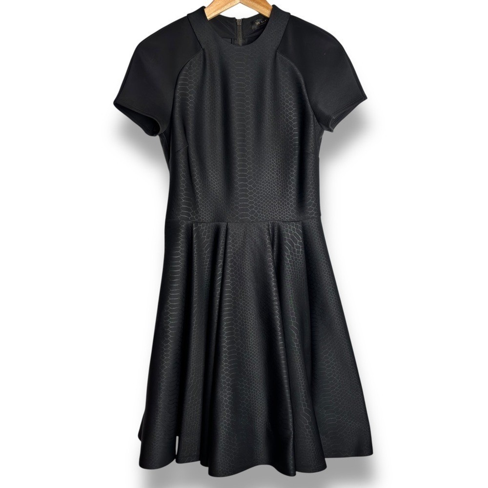 Ted Baker Black Melisse Reptile‎ Print Embossed Neoprene Mini Dress Size 2